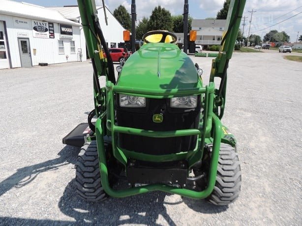 2016 JOHN DEERE 1025R
