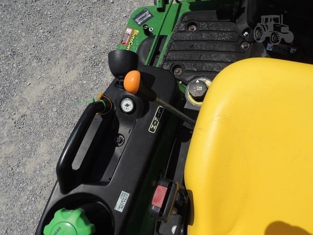 2016 JOHN DEERE 1025R